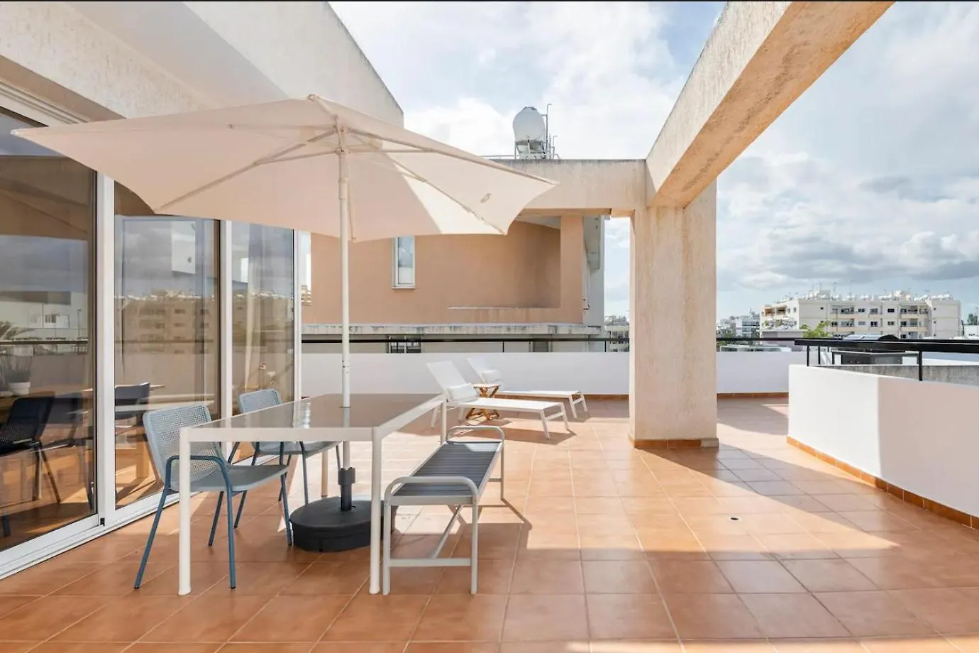 Top Floor Apartment City Center Larnaca